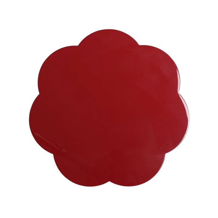 Lacquered Scalloped Placemats