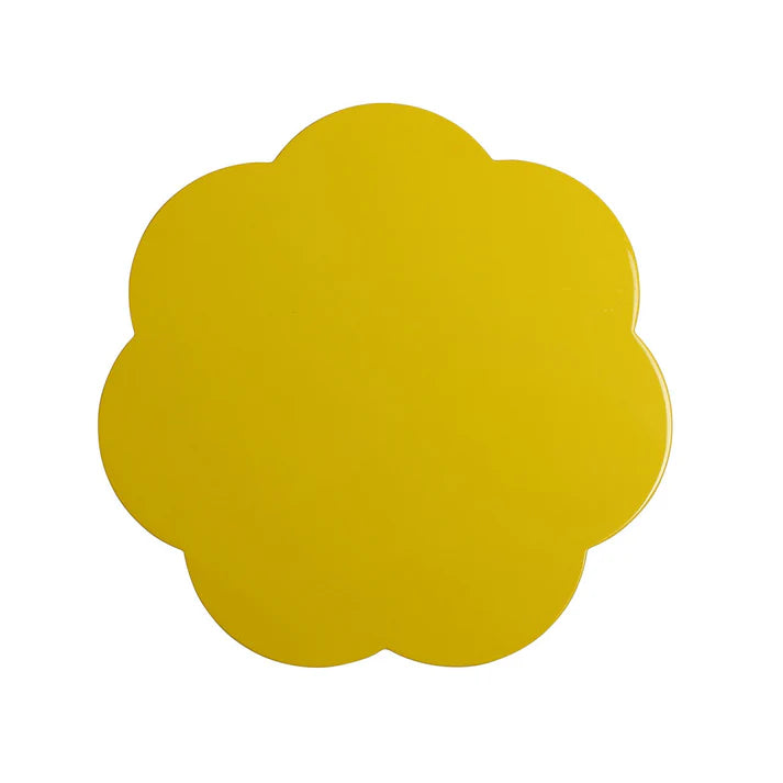 Lacquered Scalloped Placemats