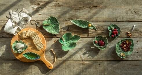 Mulberry Leaf with Grasshopper