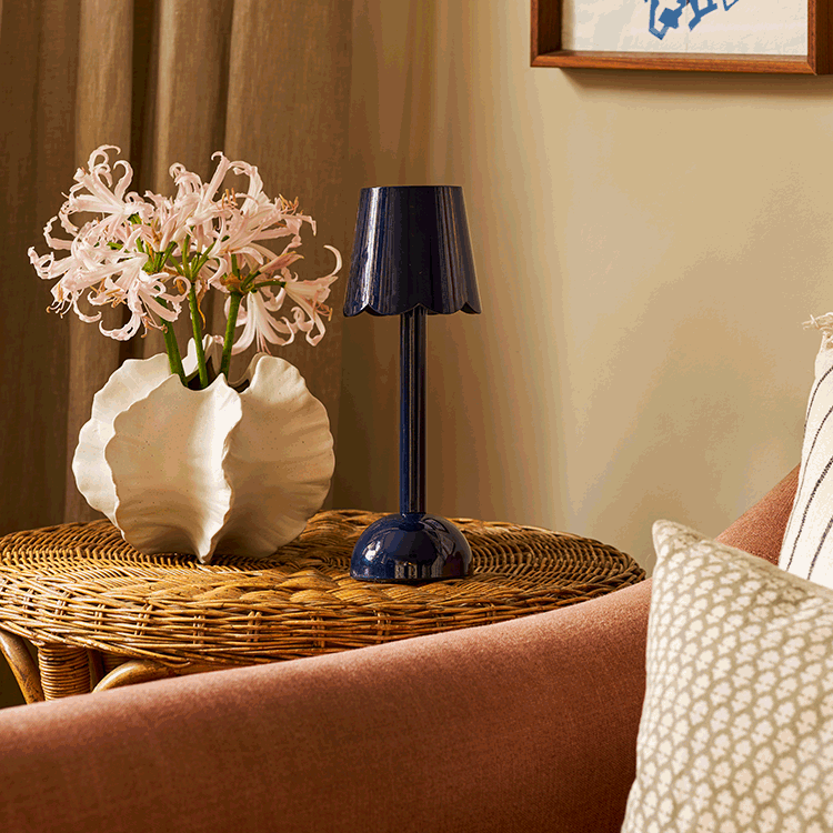 Scallop Rechargable Lamp