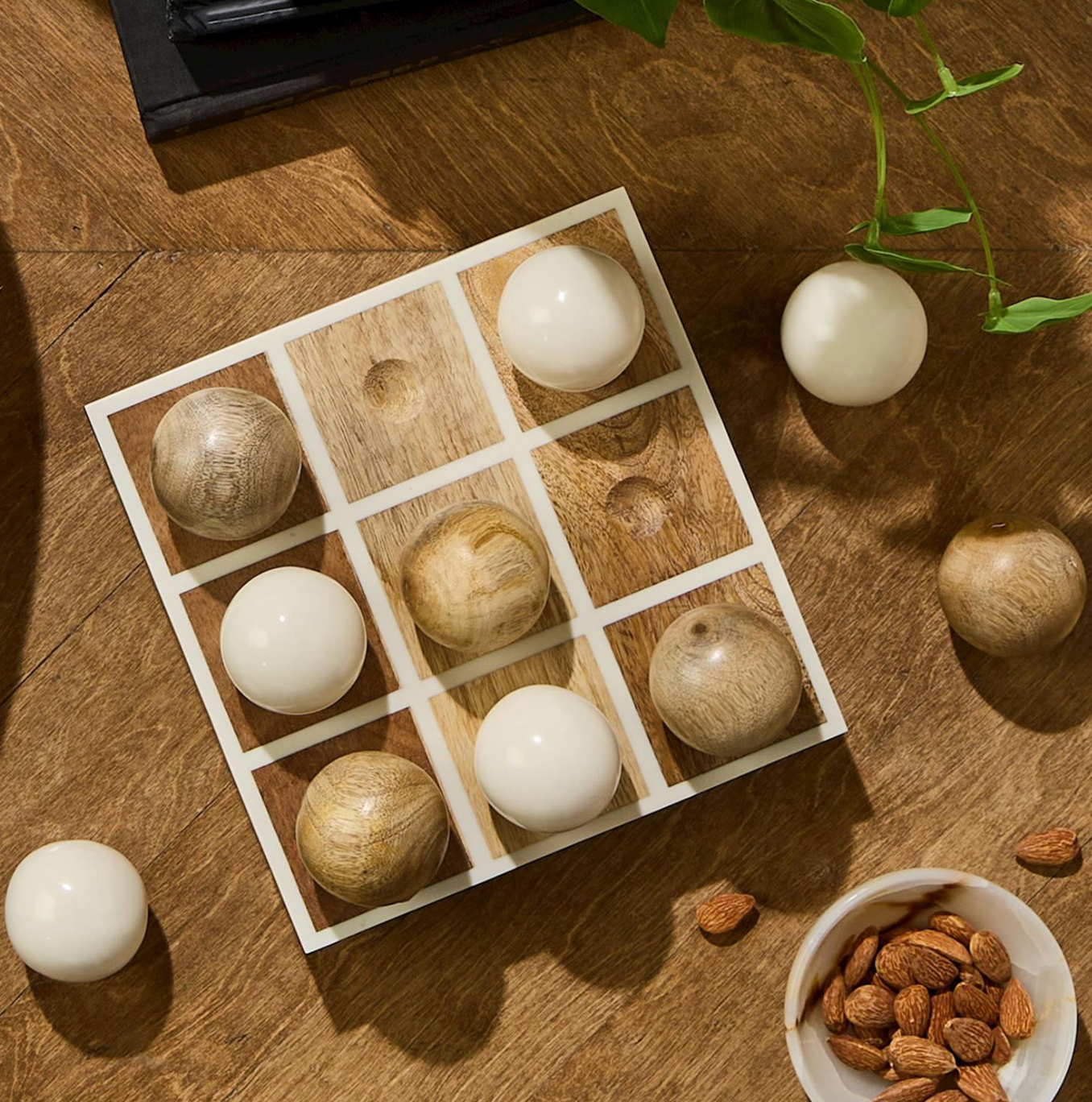 Footed Tic-Tac-Toe Game