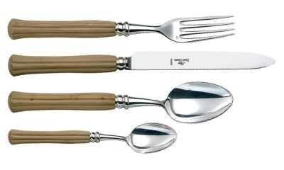 Majestic Boxwood with Ronde Silverplate Cutlery