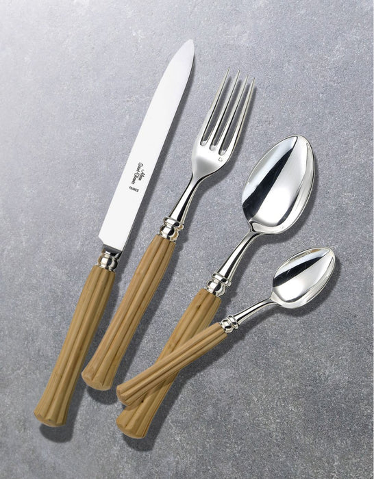 Majestic Boxwood with Ronde Silverplate Cutlery